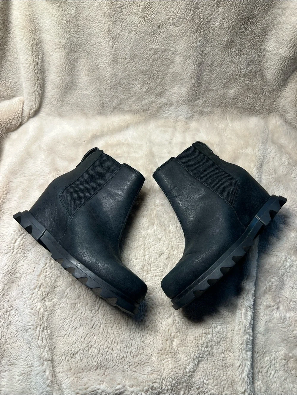 Sorel Women's Joan of Arctic Wedge III Chelsea Boots Size 6